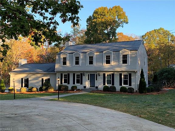 2nd image of 110 Eva Ln