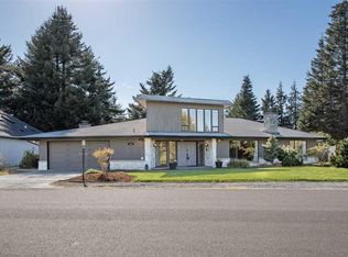 222 Hurricane Ridge Dr, Sequim, WA 98382