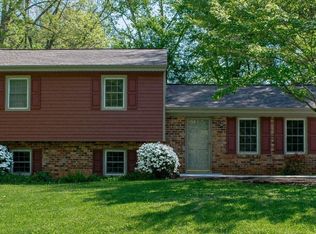 211 Simsbury Ln, Forest, VA 24551