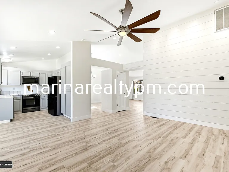 208 Buttercup Cir — Photo 43