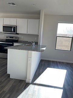 5th image of 827 S Silvercreek Ct