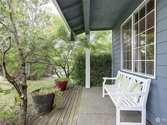3rd image of 1825 66th Avenue NE
