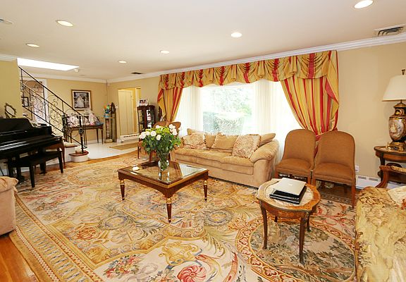 5th image of 55 Shelley Ln