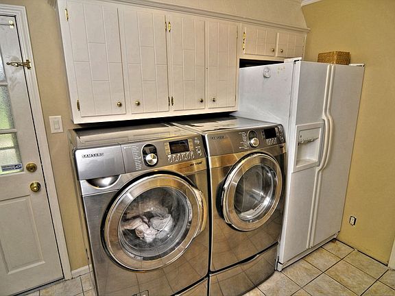 4th image of 2057 Cranbrook Dr