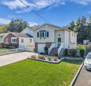 316 Vanderbilt Boulevard, Oakdale, NY, 11769