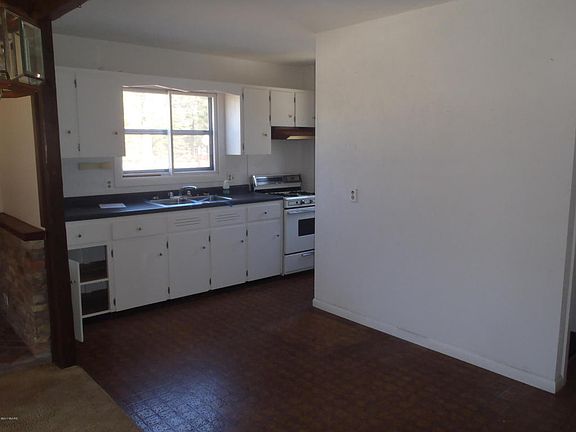 3rd image of 8442 S Spruce Ave