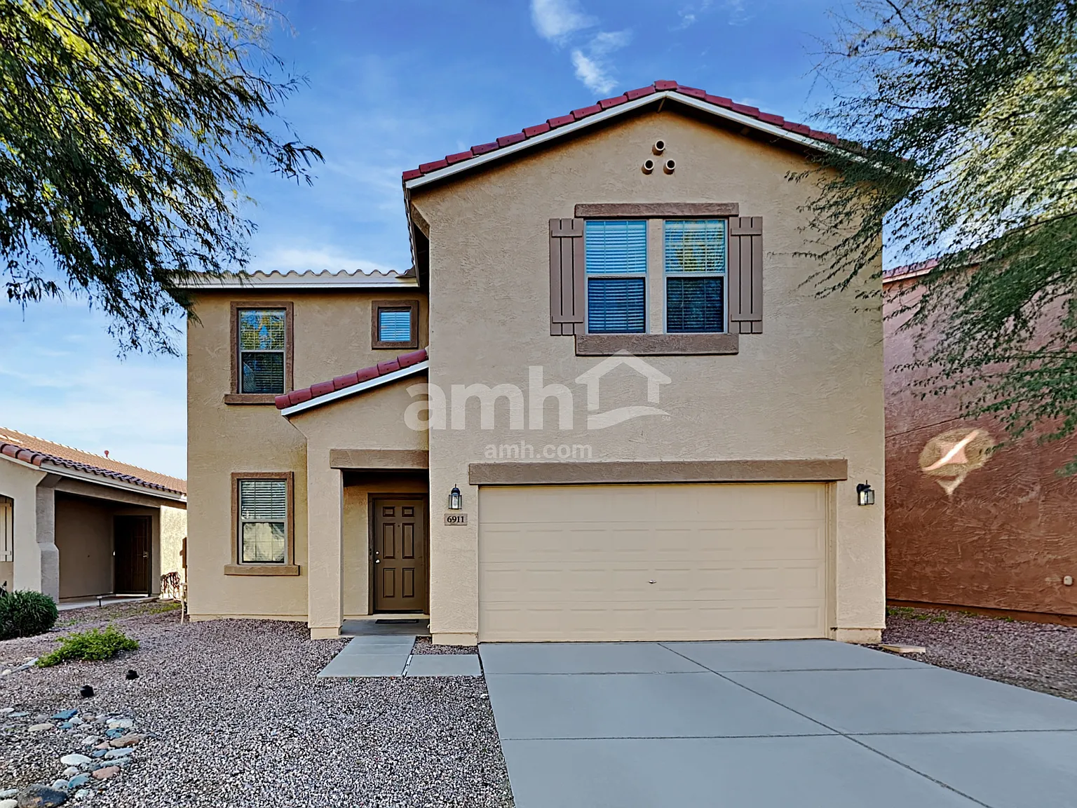 4 bed, 2.5 bath, 2157 sqft, $2,285 — Photo 1