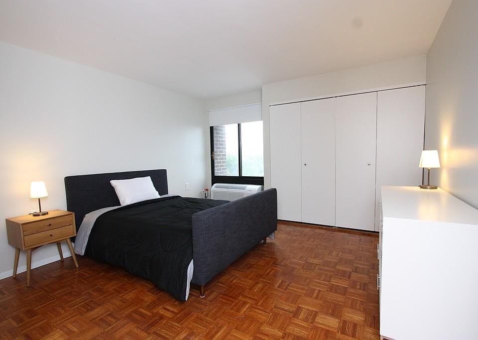 2nd image of 1105 Massachusetts Ave APT 6G