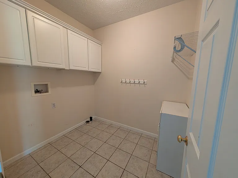 1090 E Case Blvd — Photo 3