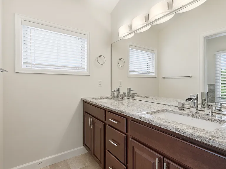 221 S Garfield St #211 — Photo 24