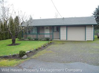 422 N 4th St, Carlton, OR 97111