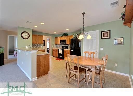4th image of 9 Glenwood Ct