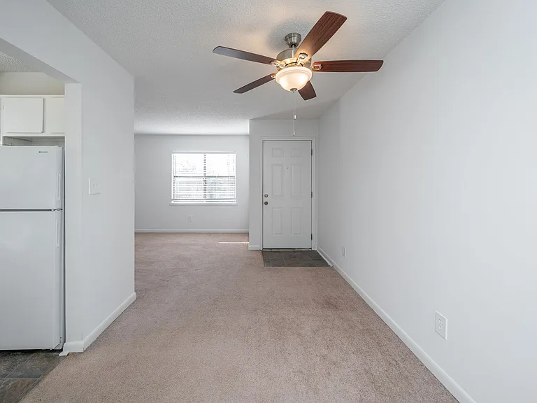 Dana Apartments — Photo 17