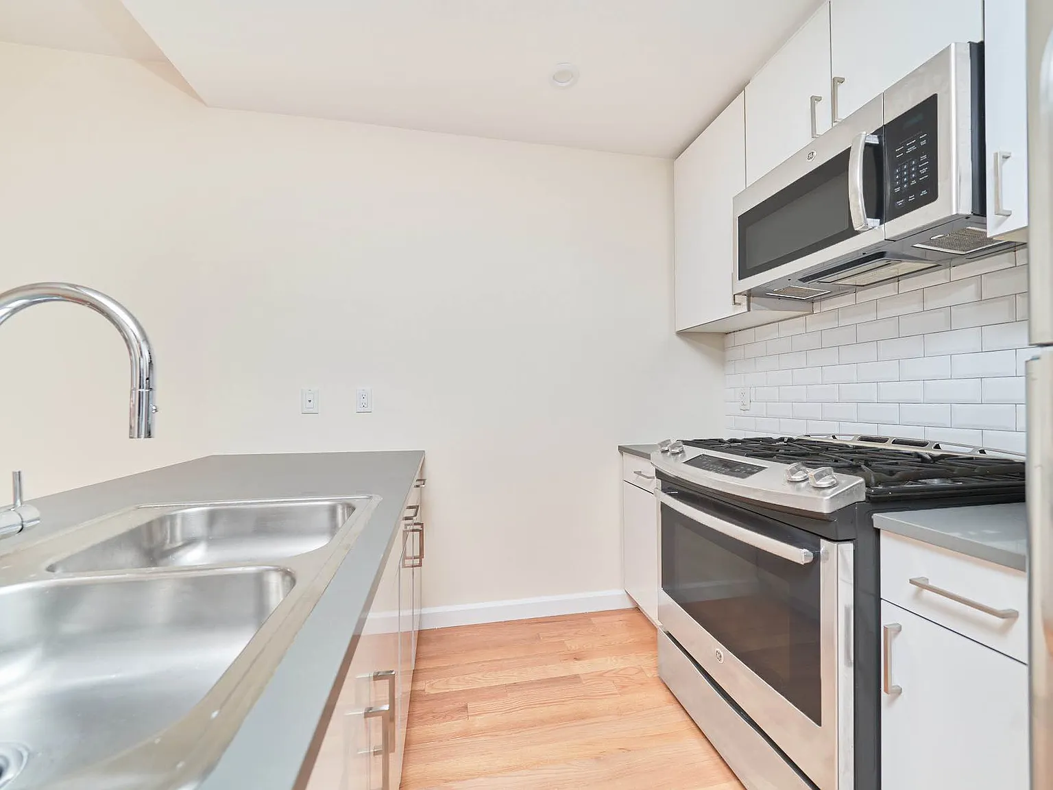 2211 3rd Avenue — Photo 4