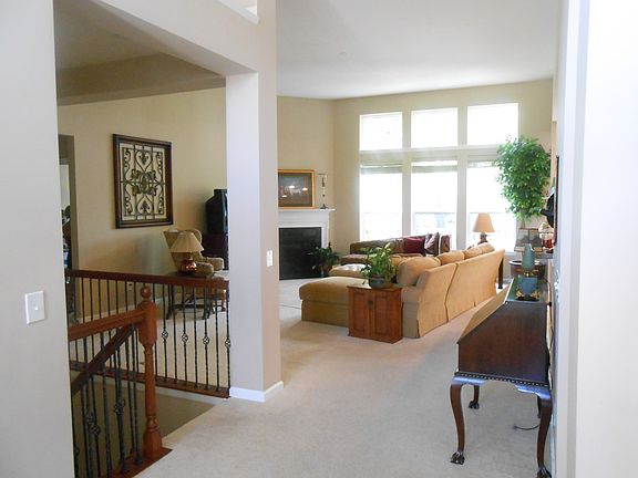 4th image of 2988 Stone Creek Dr