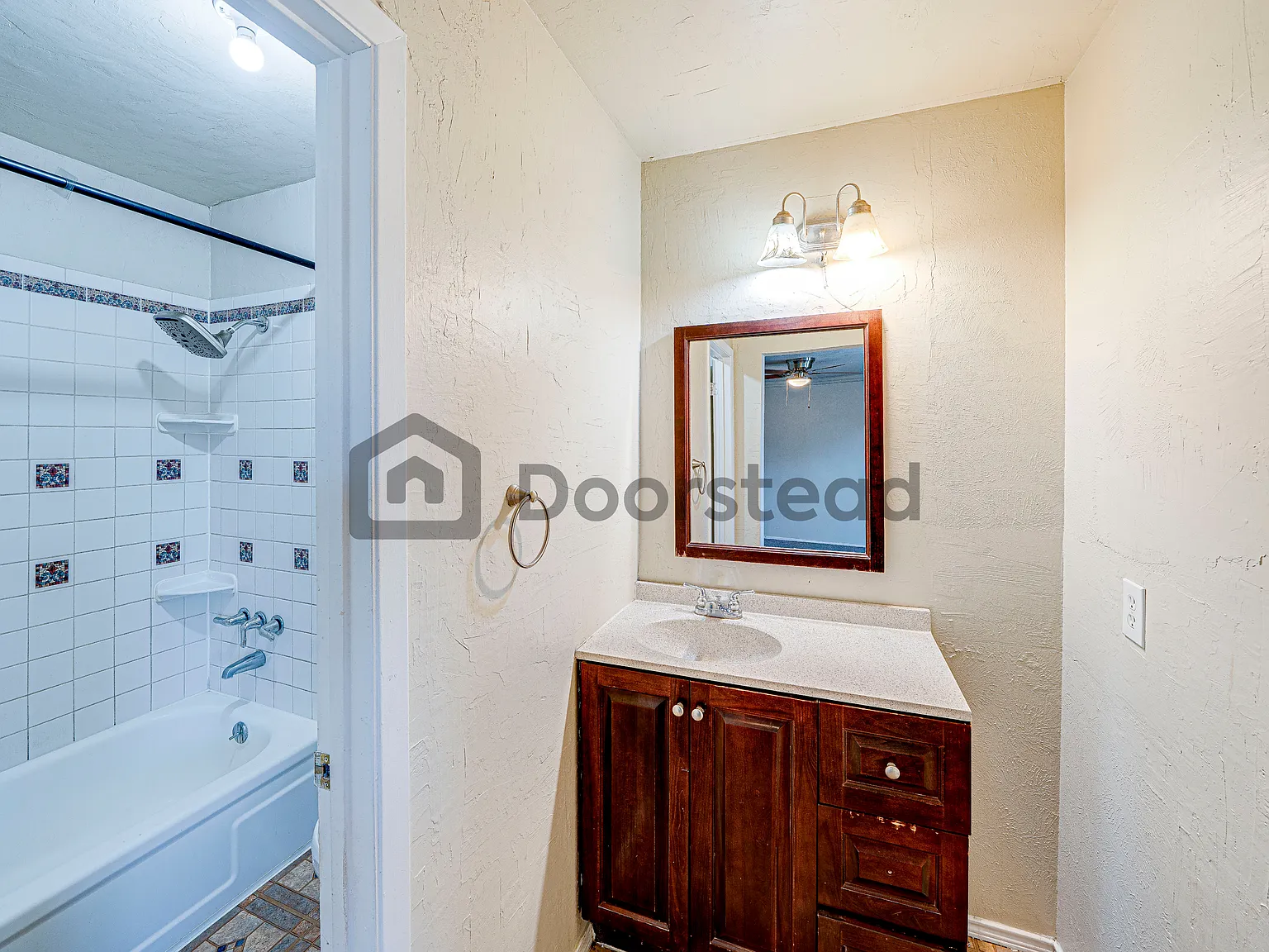 3 bed, 2.0 bath, 1474 sqft, $2,010 — Photo 4