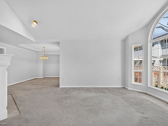 5th image of 20666 90a Ave
