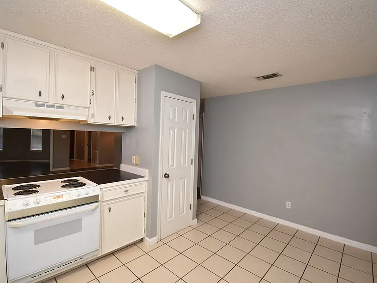 1172 Christpher Ln — Photo 10