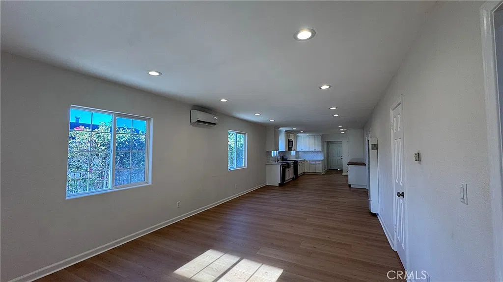 4 bed, 1318 sqft, $3,500 — Photo 1