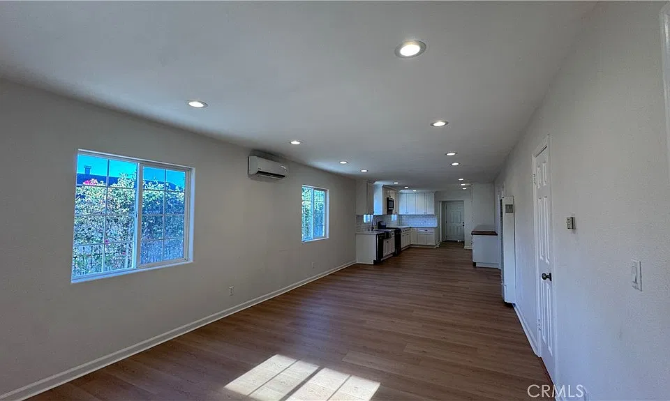 455 S Soto St