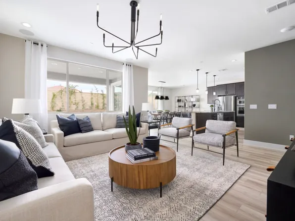 742 Spyglass Ct, Perris, CA 92571