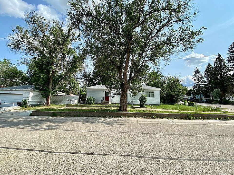 1st image of 117 W Fir St