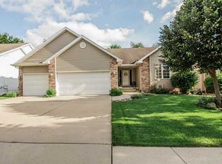 4939 Stream Side Cir, Des Moines, IA 50317