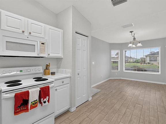 5th image of 8907 SE 141ST LOOP
