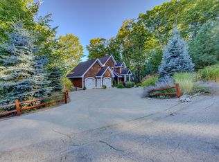 1031 S Bay View Trl, Suttons Bay, MI 49682