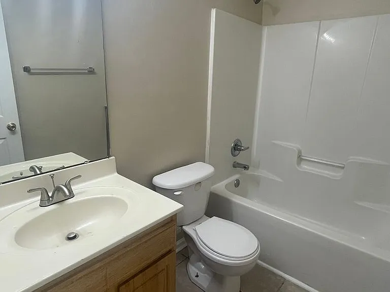 4604 Palm Breeze Ln — Photo 10