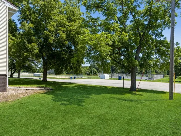 307 N Corn Street, 307 N Corn St #3, West Liberty, IA 52776