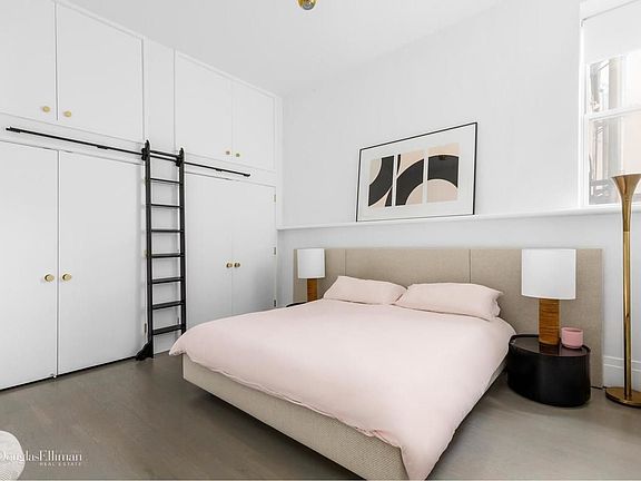 5th image of 25 Bergen St APT 2A