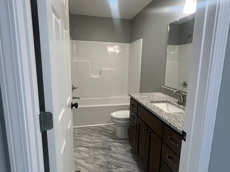 500 Hunters Cir #B — Photo 19