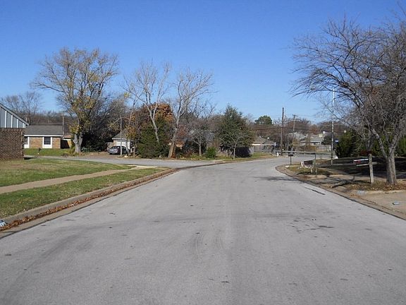 4th image of 4215 Glen Pines Dr