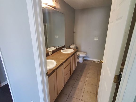 3rd image of 2643 Wyndgate Ct