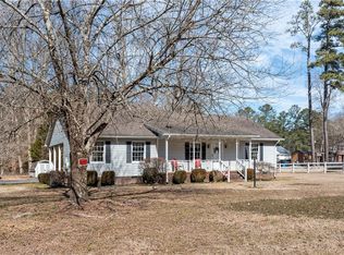 26447 Pinehaven Rd, Courtland, VA 23837