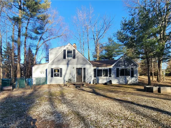 37880 Green Dr, Eastlake, OH 44095