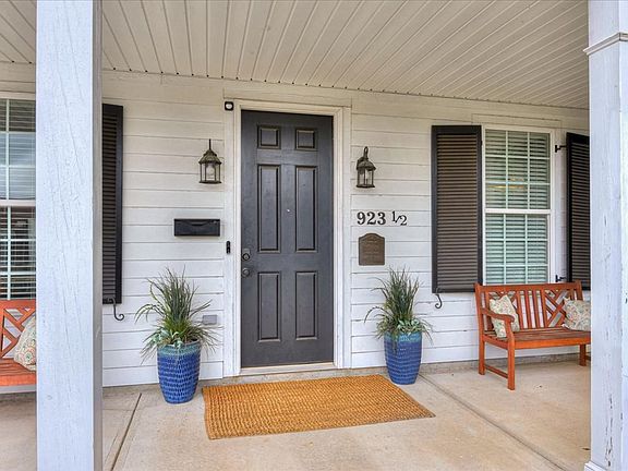4th image of 923 1/2 Russell Street