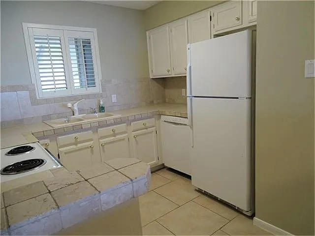 202 Lakeview Ter #H — Photo 13
