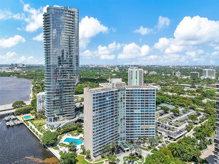 2451 Brickell Ave #5G — Photo 3