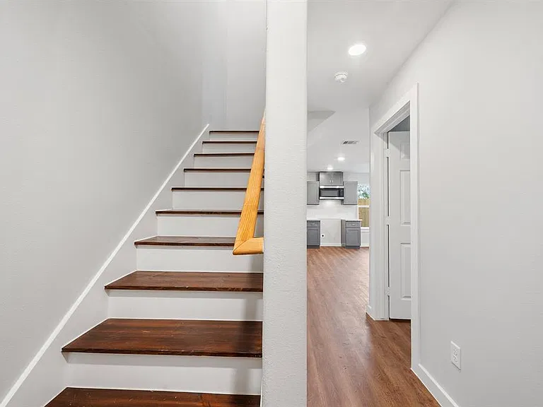 8215 Hanna St #B — Photo 17