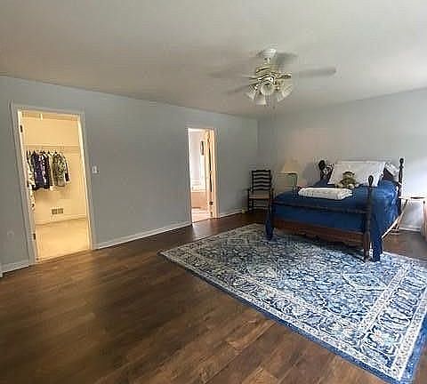 Master Plus Walkin Closet