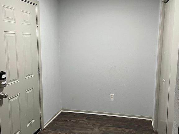 4th image of 5006 Cloyce Ct #5006