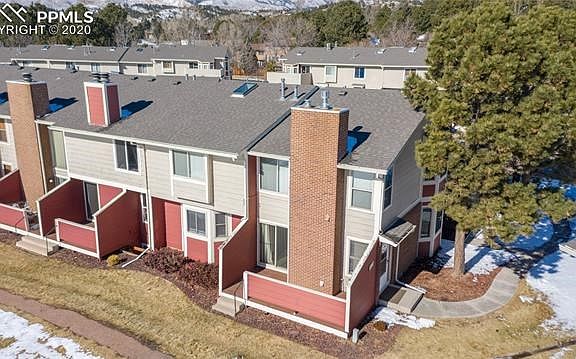 Far right, main level unit. Master bedroom bay window, and Dining Room bay windows can be seen here.