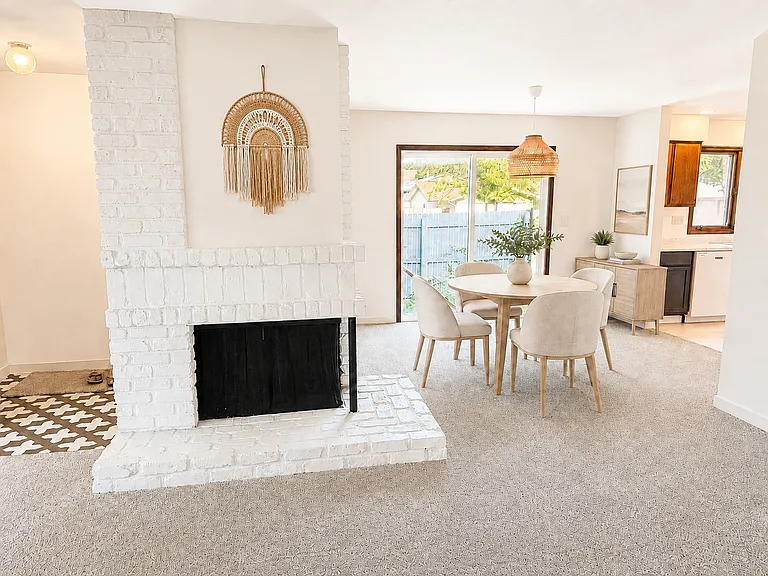 3323 Wildbriar Ln — Photo 2