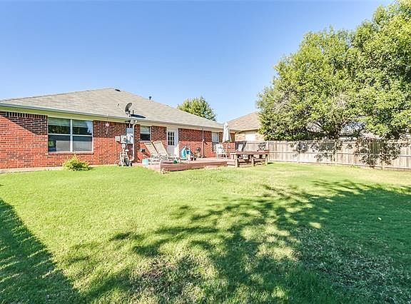 4th image of 1804 Clayton Dr