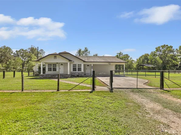 198 County Road 2010, Liberty, TX 77575