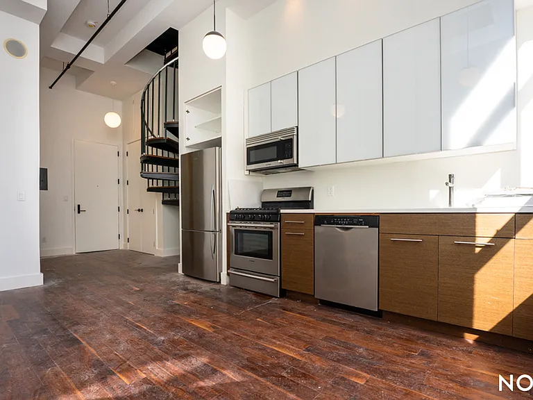 120 S 4th St #4A — Photo 1