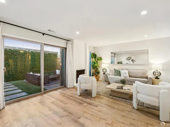 1152 Admiralty Ln, Alameda, CA 94502