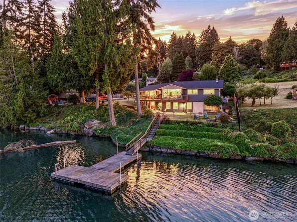 5508 South Bay Terrace Drive NE, Olympia, WA 98516